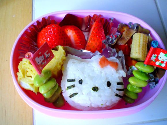 hello-kitty-bento2.jpg